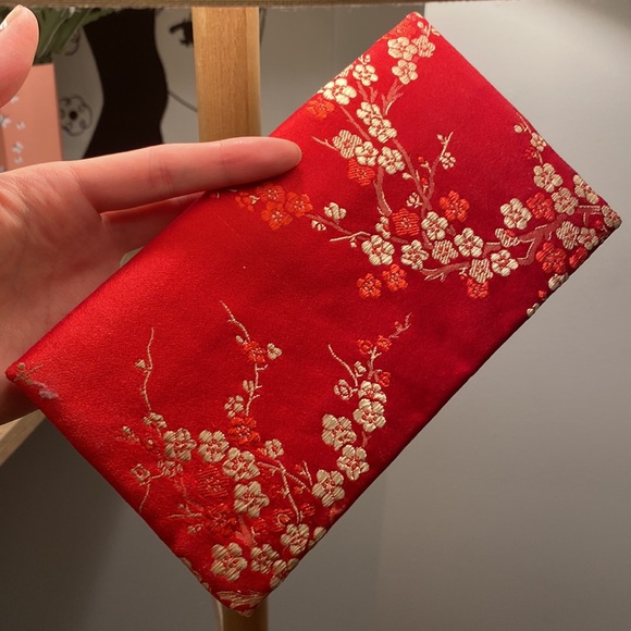 Red + gold flower 🌸 envelope - Picture 2 of 3